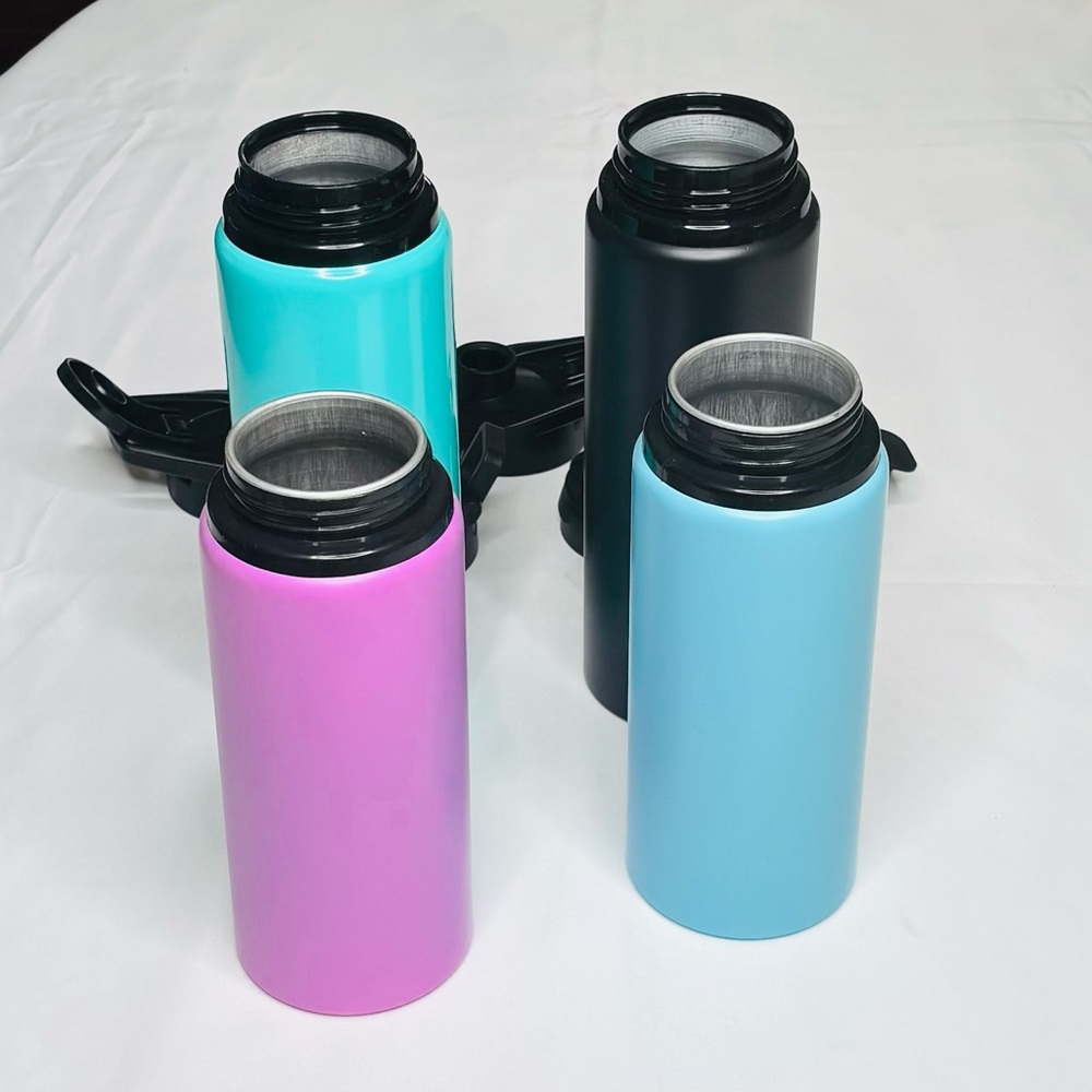 Set of 4 Aluminum Water Bottles Multi-Color 20–26 oz (3 New, 1 Gently Used) - Picture 2 of 6